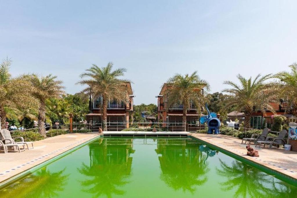 Oyo 755 Rattana Resort Ко-Ланта Экстерьер фото